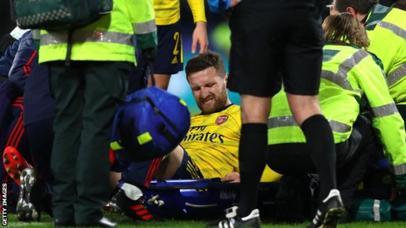 Arsenal wait anxiously on results of Mustafi’s ankle injury