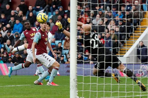 Last-gasp Son strike seals Spurs victory at Villa