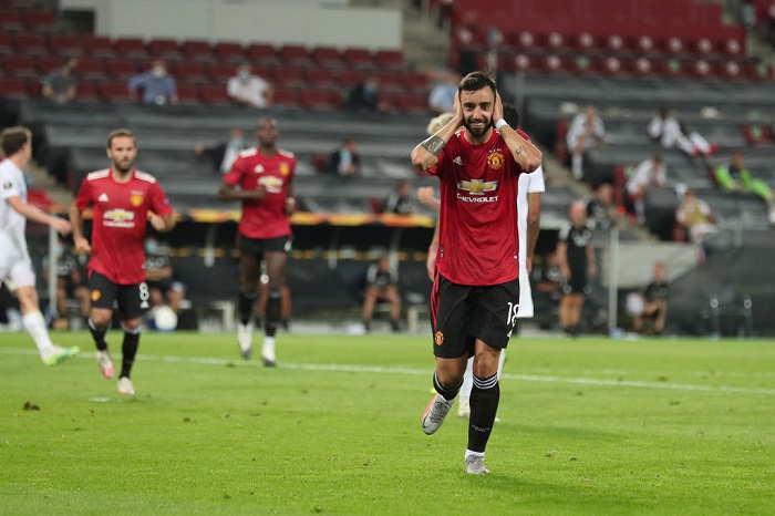 Fernandes extra-time penalty guides Man United past Kobenhavn