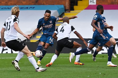 Arsenal put three past Fulham in routine win