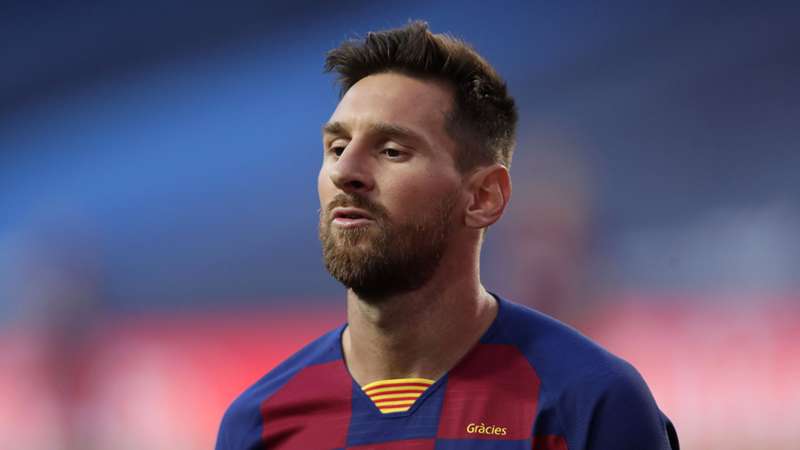 Messi is still in Barca WhatsApp group - De Jong