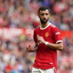 Fernandes sent off as United crash at Wolves