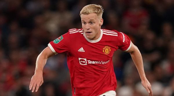 Van de Beek looks set to leave in January - Romano