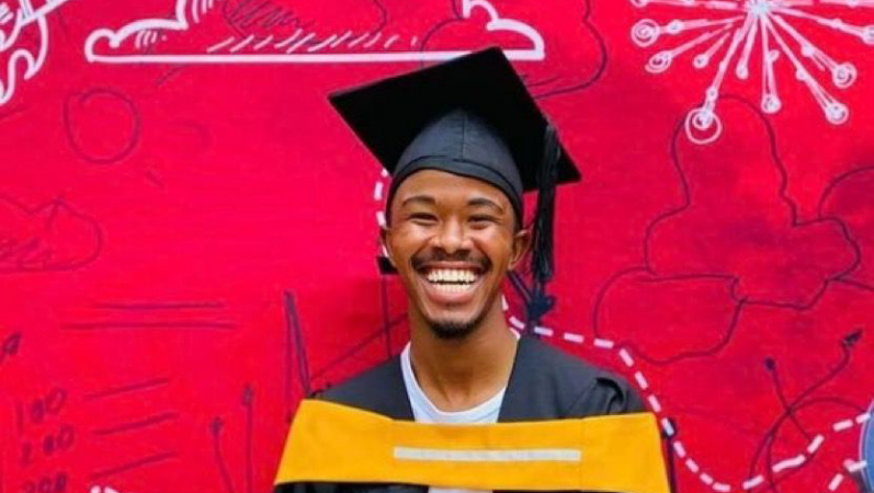 Kaizer Chiefs' Sabelo Radebe officially graduates