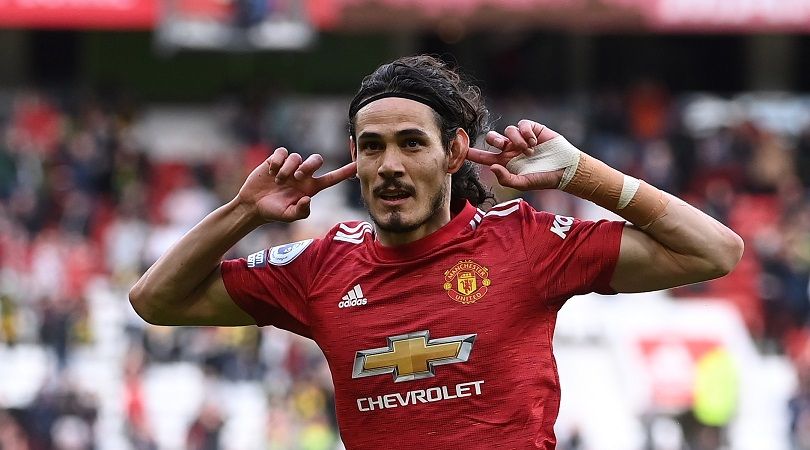 Watch: Cavani shows Man Utd fans middle finger