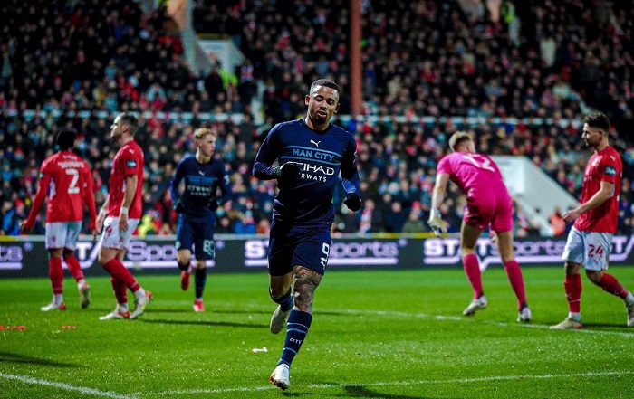 Gabriel Jesus of Manchester City scoring against Swindon Town