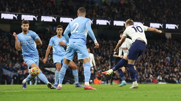 Harry Kane of Tottenham Hotspur vs Manchester City