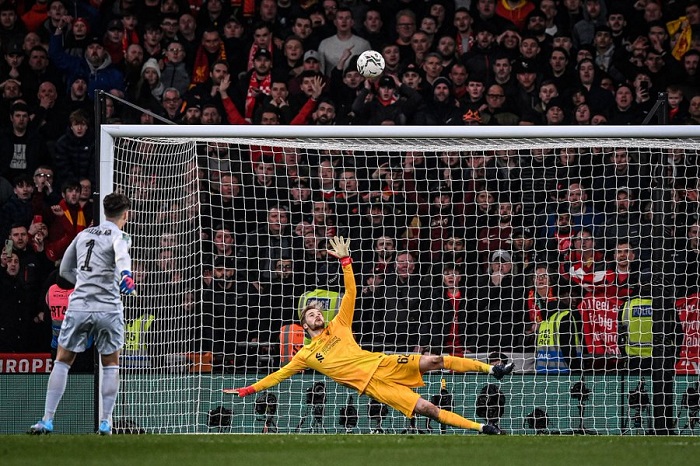 Kepa of Chelsea vs Liverpool in Caraba Cup final