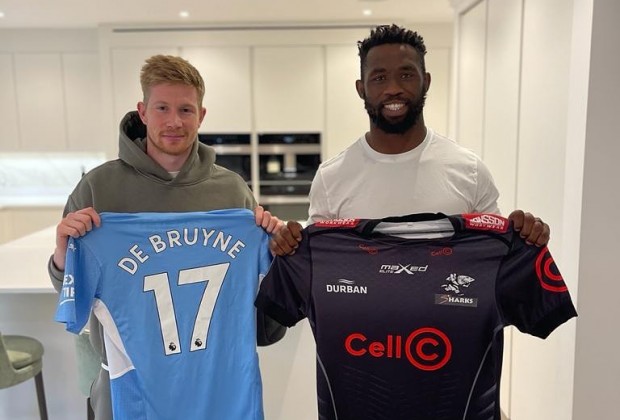 Manchester City star Kevin De Bruyne and Springbok captain Siya Kolisi