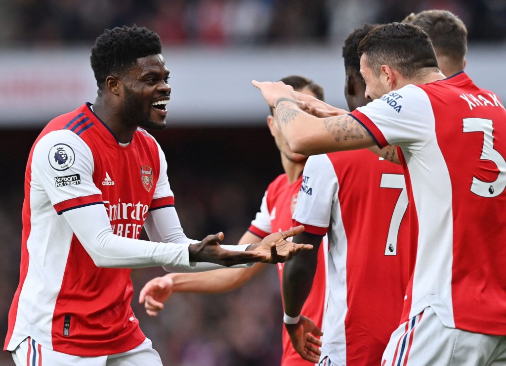 Chelsea shrug off sanction uncertainty, Arsenal move into top four