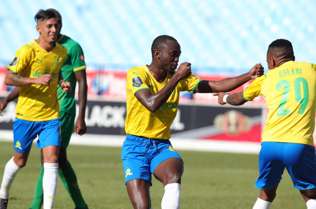 Peter Shalulile of Mamelodi Sundowns celebrates goal with teammates during the DStv Premiership 2021/22 match between Mamelodi Sundowns and Golden Arrows at Loftus Versfeld Stadium, Pretoria on 12 April 2022 ©Samuel Shivambu/BackpagePix