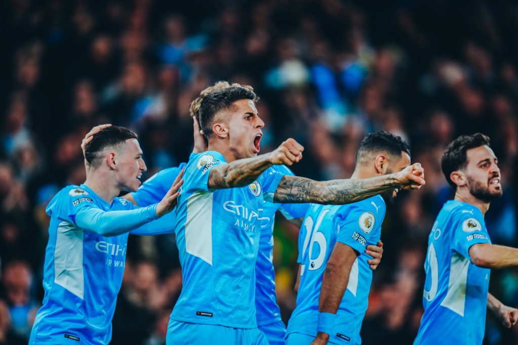 Highlights: Man City back on top