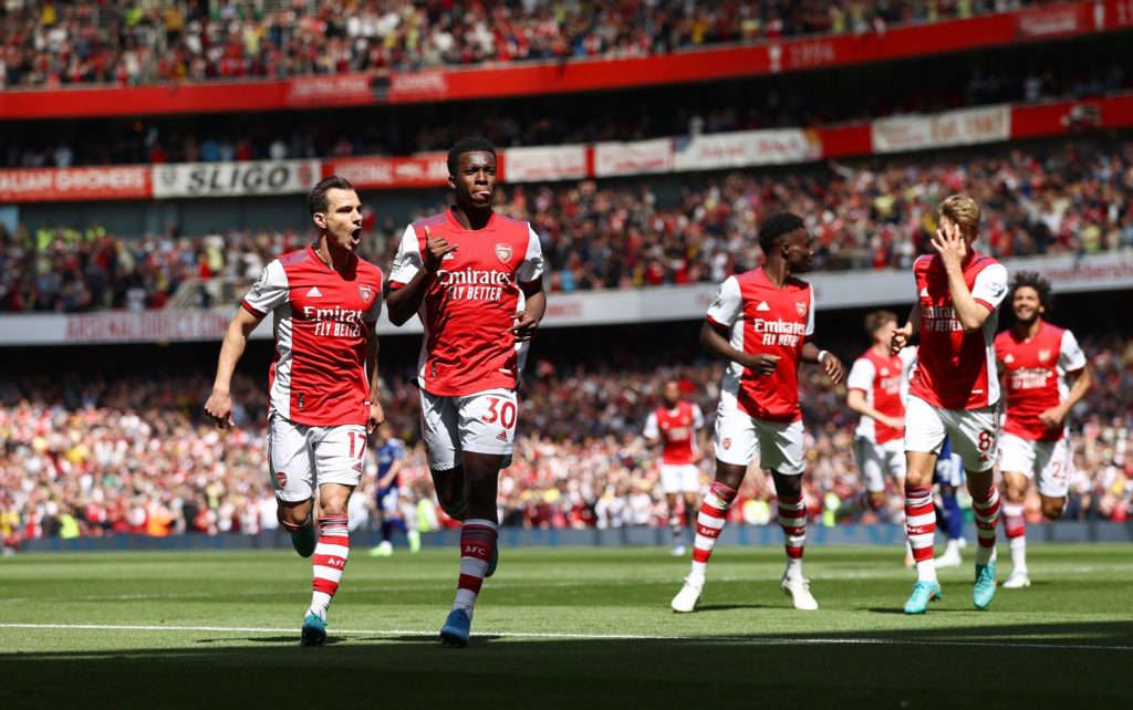 Arsenal boost top four bid, Leeds slump into relegation zone