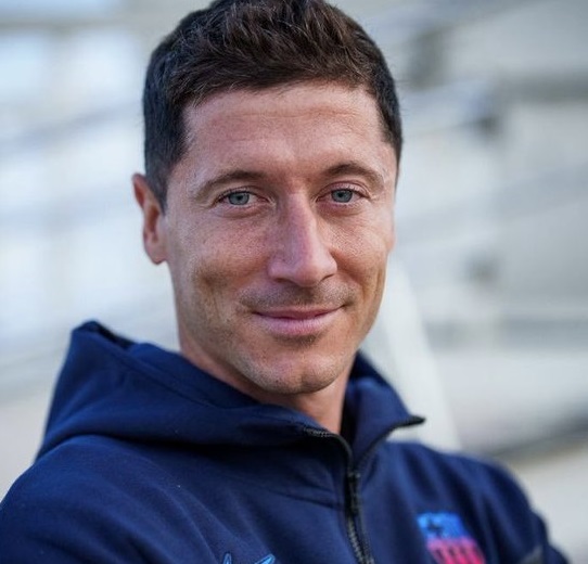 Watch: Barca unveil Lewandowski