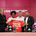 Gnabry signs a new Bayern deal