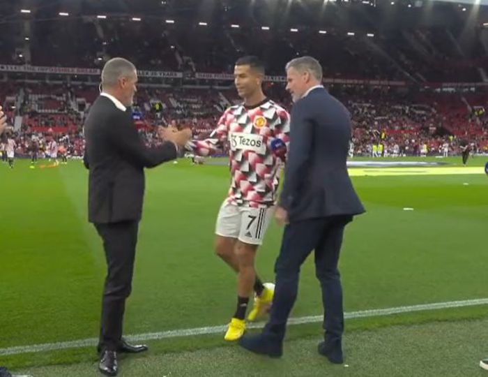 Watch: Carragher getting blanked by Ronaldo