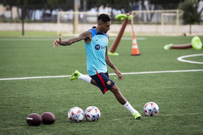 Watch: Raphinha showcasing his skills for Barca