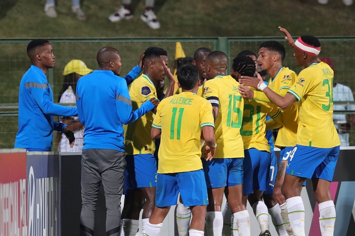 Themba Zwane of Mamelodi Sundowns celebrates his goal with teammates during the DStv Premiership 2022/23 match between Mamelodi Sundowns and Golden Arrows at Tuks Stadium, in Pretoria on the 10 September 2022 ©Samuel Shivambu/BackpagePix